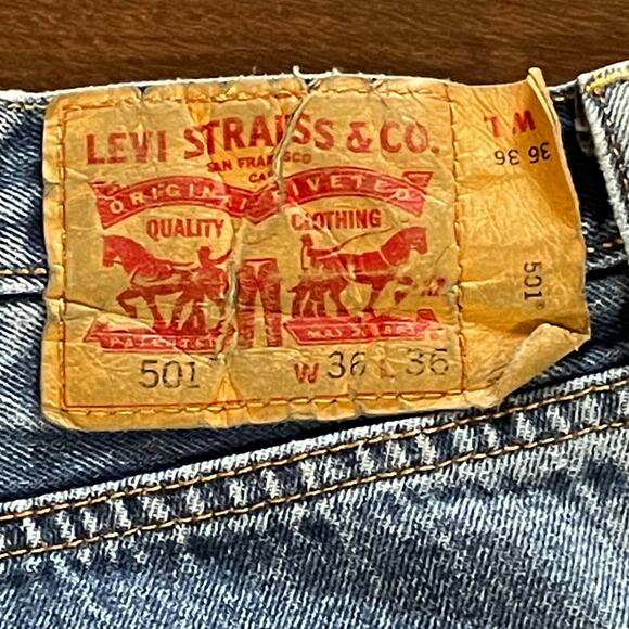 Levi's 501 Button Fly Jeans Mens 36 x 36 Medium Wash Straight Leg Work Worn Hems - Picture 6 of 8